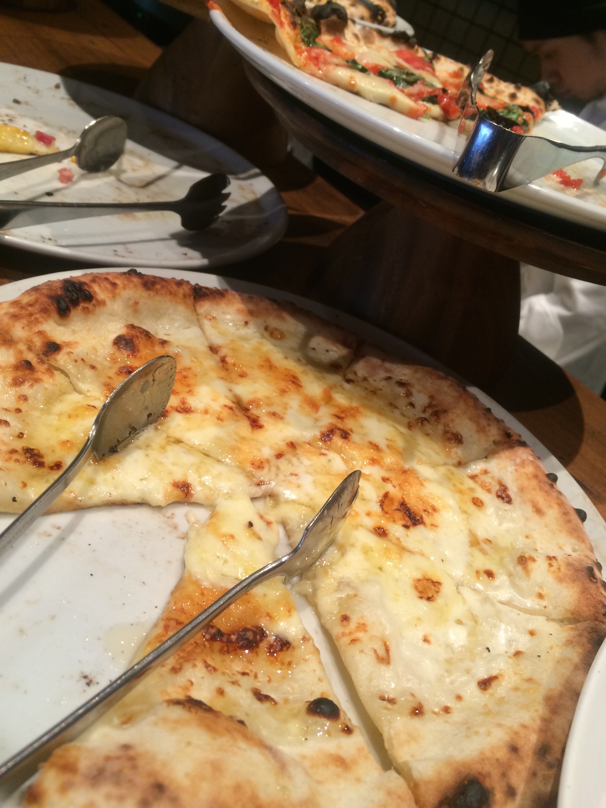 新宿三丁目 伊太利亜市場BAR ピザの食べ放題にパスタが付いてくる