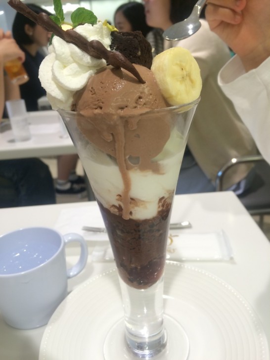 新宿高野　チョコレートパフェ